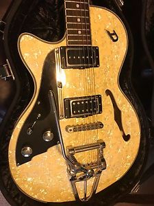 Duesenberg Starplayer TV Creamy Pearl Left-Handed