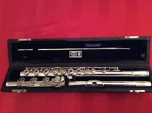 William S. Haynes Professional Flute #43135, Handmade French, with b foot