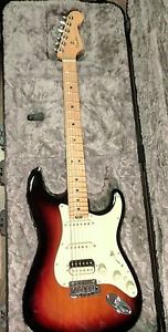 2016 Fender American Elite Stratocaster HSS Shawbucker 3-Color Sunburst w/case