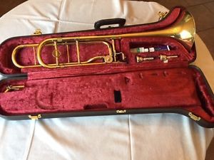 Yamaha Xeno Professional Tenor Trombone YSL-8820 w/Orig case and 2 Mouthpieces