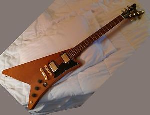 2011 Gibson Moderne w/case & all docs, mahogany, mint, virtually unplayed