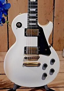 1996 Gibson Les Paul Studio Alpine White w / Gold Hardware & Hard Shell Case!!!!