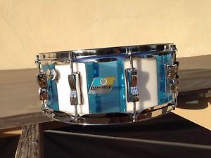 VNTG LUDWIG VISTALITE BLUE/WHITE BANDED SNARE, RARE COLOR PATTERN, ALMOST NOS