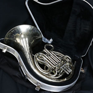 CONN 8D Bb/F DOUBLE FRENCH HORN {ROUGH LACQUER BUT REALLY NICE PLAYER}