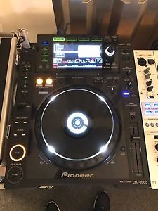 Pioneer CDJ 2000 Pair In Mint Condition