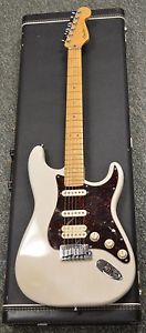 USA Fender Stratocaster Electric Guitar