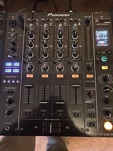 Pioneer DJM 850 & Pair Of CDJ 900's