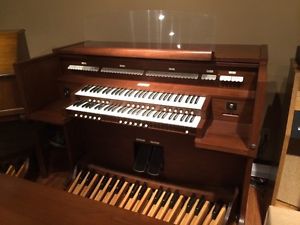 Allen ADC 2110 2-Manual Digital, External Speakers (ca. 1989)