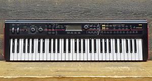 Korg Kross 61 Mobile 61-Key Music Workstation Synthesizer Keyboard #013739