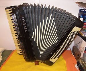 120 Bass Titano Organette Accordion With Amplifier System