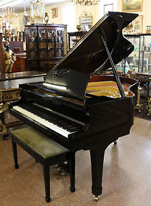 Breathtaking Ebony 5ft 2 inches Yamaha Baby Grabd Piano Beautiful Condition MINT