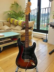 FENDER STRATOCASTER AMERICAN SPECIAL