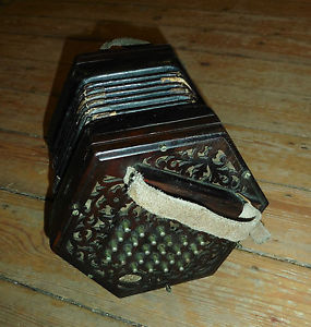 VINTAGE 46 BUTTON LACHENAL ENGLISH DUET CONCERTINA.EARLY 20TH CENTURY