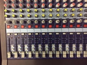 Midas Venice 320 with case and cable great shape