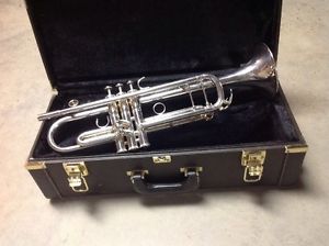 Yamaha Xeno YTR8335 S Trumpet (Very Nice)