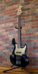 Fender American Deluxe Jazz Electric Bass Guitar SCN Pickups, Case, Strap!