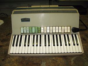 Fisarmonica elettronica Transicord Farfisa con amplificatore Farfisa TR60