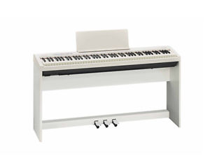 Roland FP 30 WH Digital Piano in White KSC-70-WH Stand and KPD-70-WH Pedals FP30