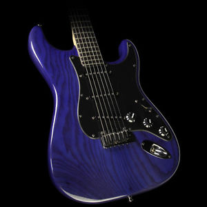 Used 2005 Fender American Deluxe Stratocaster Electric Guitar Cobalt Blue