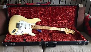 Vintage 1974 Fender Stratocaster in Olympic White