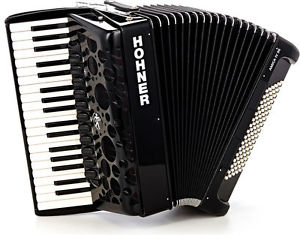 HOHNER Acordeón Amica IV 96 Bajo 4 Cañas con Trolley Maleta rígida