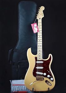 2015 FENDER DELUXE PLAYER STRATOCASTER HONEY BLONDE PRESERVED NOS NO LONGER MADE