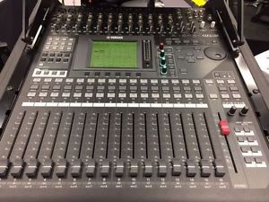 Gently Used Yamaha 01V96i Digital Mixing Console w/ Analog Input Card