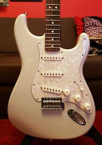 Fender FSR Opal White Stratocaster Limited Sparkle Guitar Matching Headstock