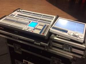 Avolites Pearl Expert Pro with Touch Wing