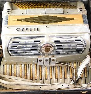 TITANO 120 Bass Accordion 2/4 Reeds Tube Chamber Accordian Gold & White VGC