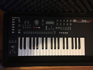Elektron Analog Keys Keyboard Synthesizer with SKB Case and tons of sound packs