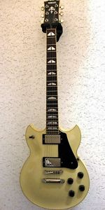 [USED]YAMAHA SG 1820  Vintage White electric guitar, Made in Japan, w/ Hard case