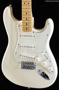 Fender Standard Stratocaster® Artic White, Maple (262)