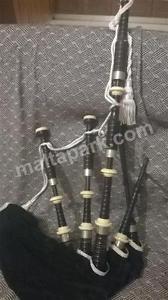 Vintage Scottish bagpipe and a free carrying bag