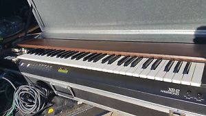Hammond XB-2 Portable Organ with hardcase and EXP-100A Footswitch