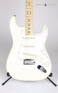 BRAND NEW FENDER AMERICAN PROFESSIONAL STRATOCASTER OLYMPIC WHITE W/ CASE