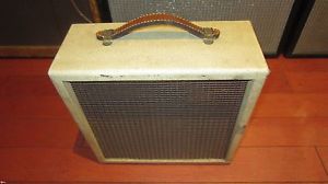 Vintage Circa 1960's Gibson GA-5T Skylark Small Combo Guitar Amplifier White