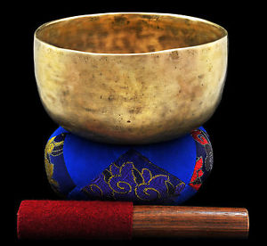 Antique Tibetan Singing Bowl: Thado 7 1/8", circa 18th Centruy, A3 & D#5. VIDEO