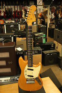 69' Fender Mustang w/ Fender HSC