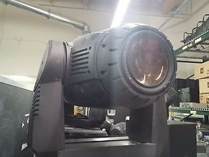 Martin MAC 2000 2k Proformance 2 (pair qty 2) Spot Light Fixture with road case