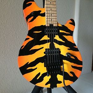 New!! CUSTOM SHOP Peavey "Wolfgang" Guitar USA EVH (unboxed) BT