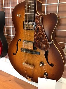 GODIN 5TH AVENUE CW HB Cognac with case 6 string electric guitar