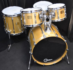 Yamaha 20/10/12/14/5.5" 40th Ann Golden Temple drum set