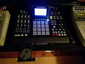 Akai MPC 5000 with cd/dvd drive