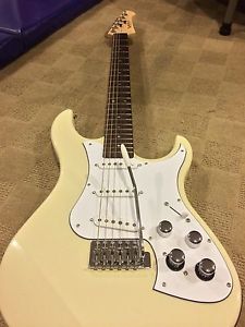 Line 6 Variax Standard Modeling Guitar White -- Mint, worldwide shipping