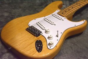 Fender Japan Stratocaster ST71 Natural Used Electric Guitar EMS Free Shipping