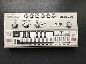 TB 303 TB-303 Roland Synthesizer - Santa wants you to make acid house!!!