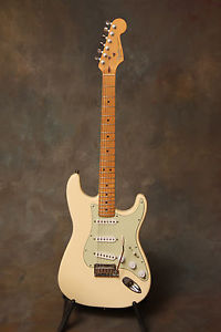 1991 USA Olympic White with Mint Green Guard Fender American Stratocaster NR