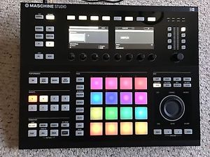 Native Instruments Maschine Studio Black with Software