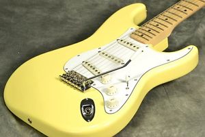 Fender Japan Exclusive Yngwie Malmsteen Signature Scalloped Yellow White #g1402